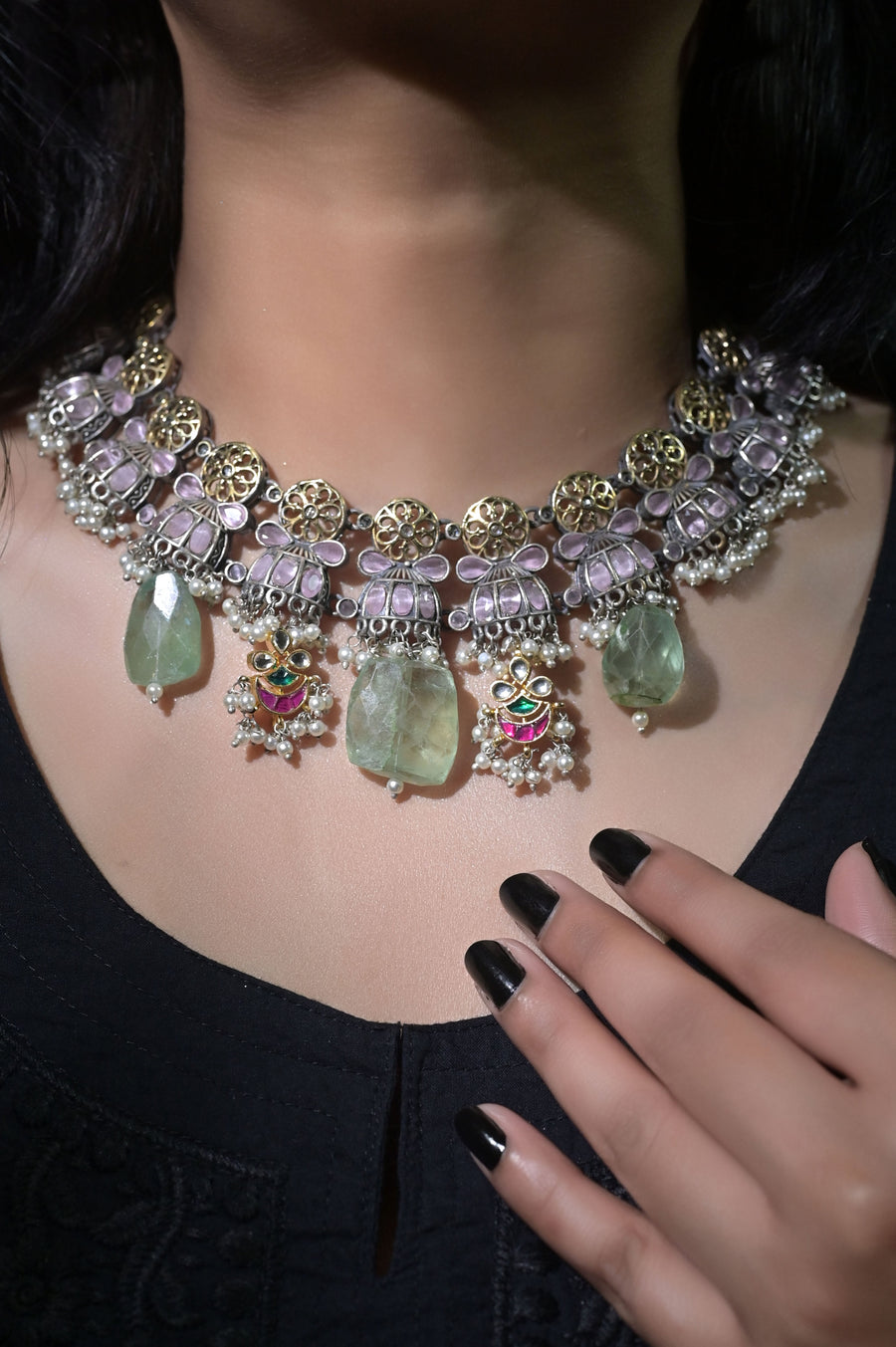 Choker Style Rajwada Necklace Set with Monalisa Stone and Pachi Kundan Work