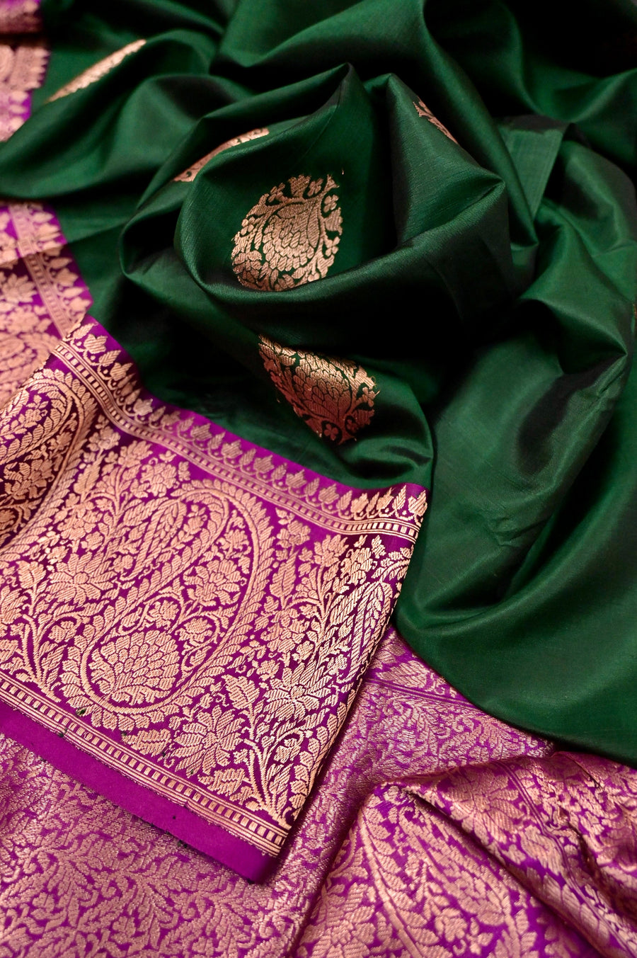 Deep Green and Magenta Color Katan Banarasi Silk Saree with Allover Buti Work