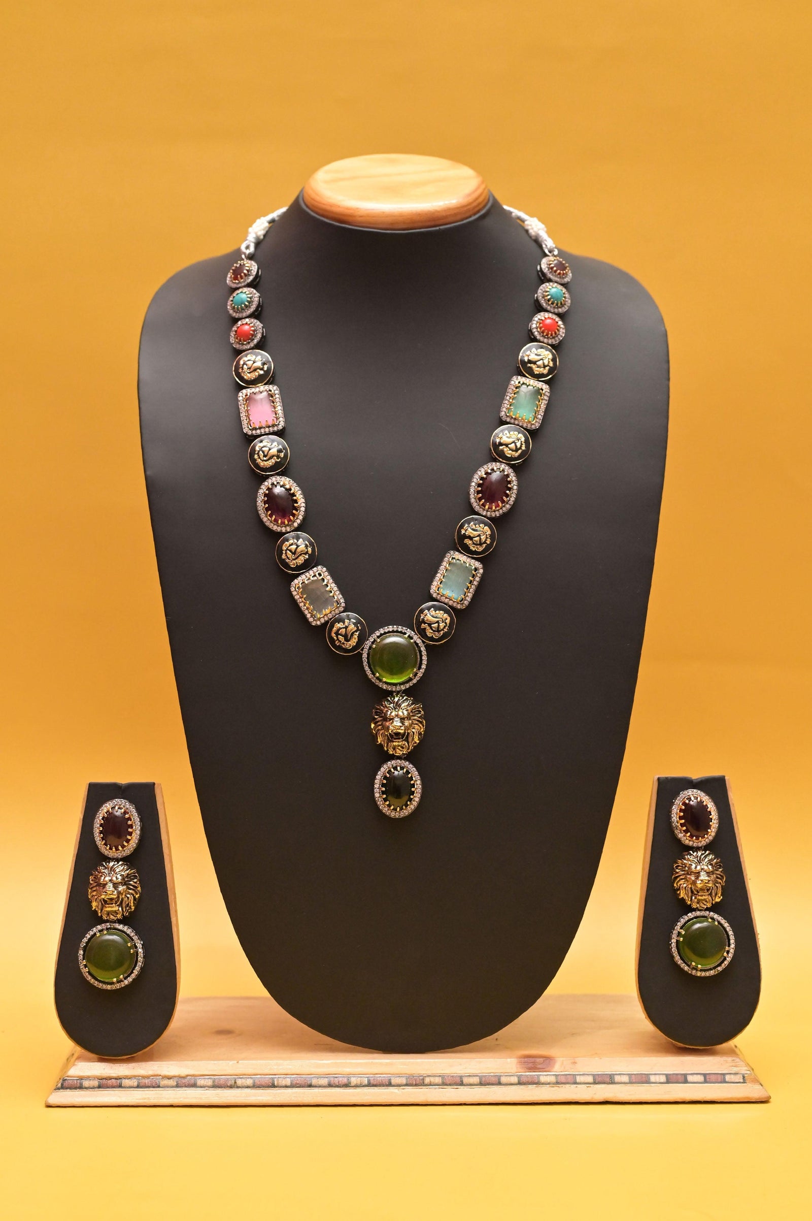 Sabyasachi Inspired Monalisa Stone Collar Necklace Set