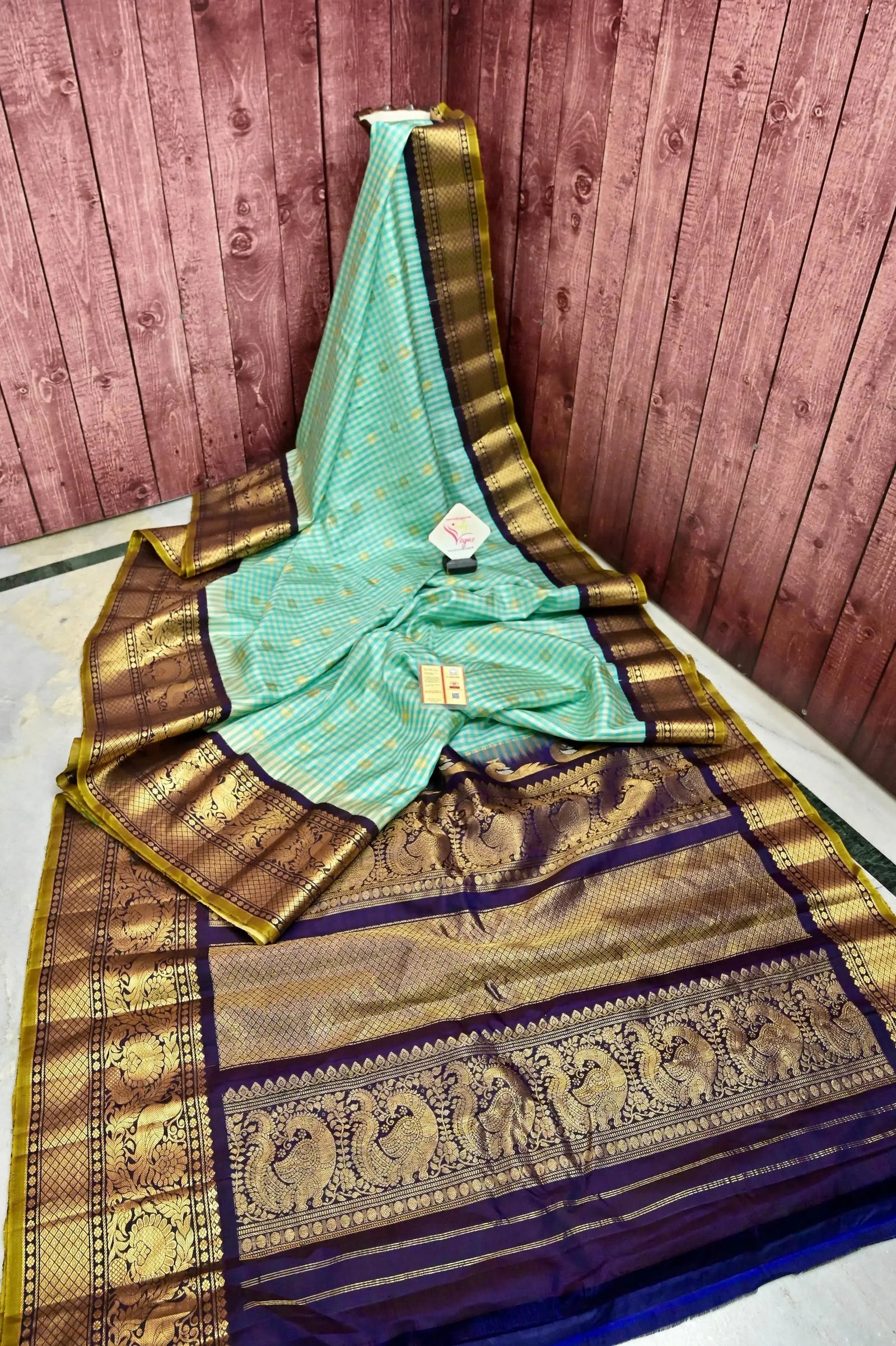 MVN-10240760