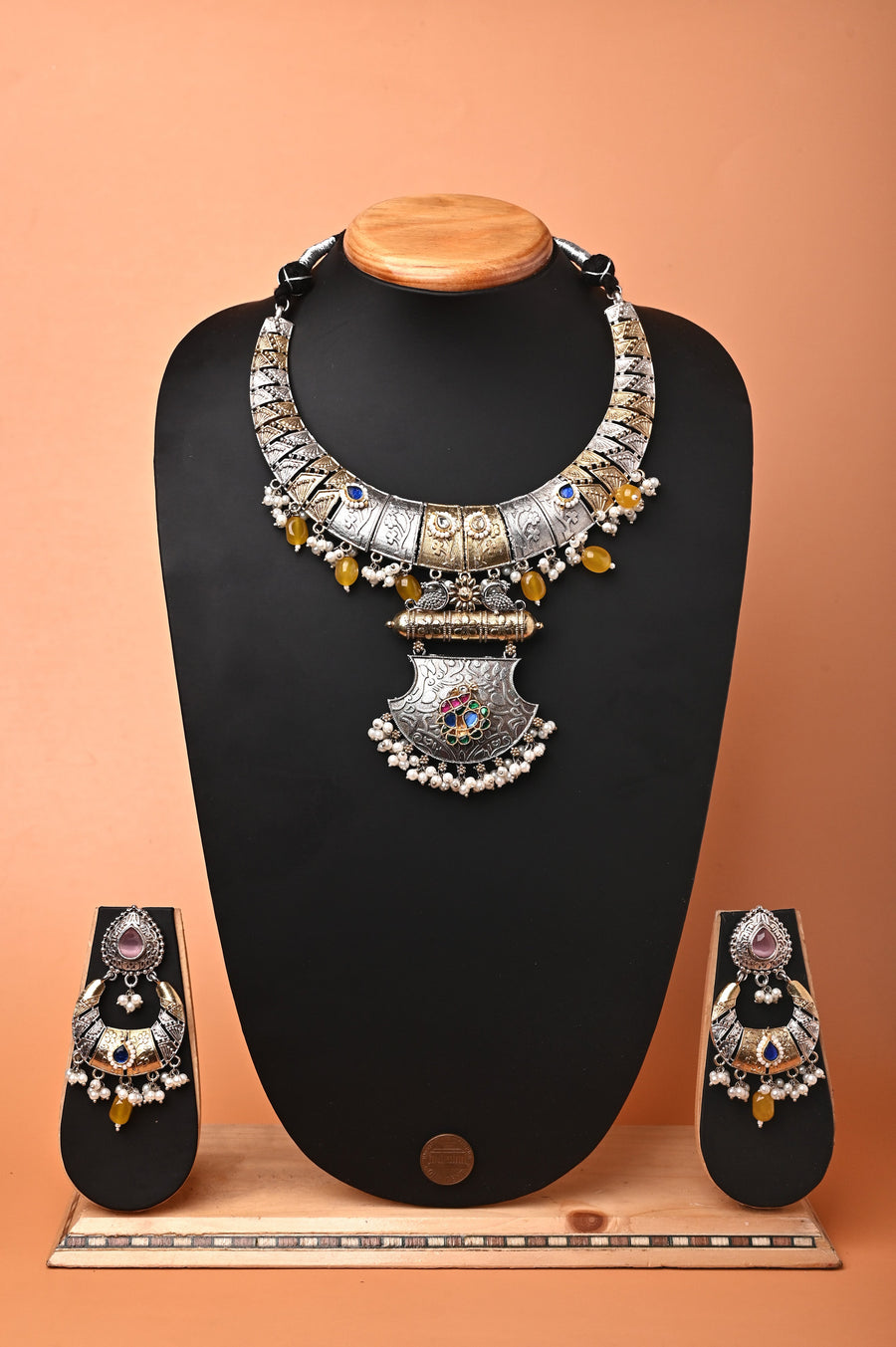 Silver and Golden Dual Tone Metal Necklace Set with Pachi Kundan Work