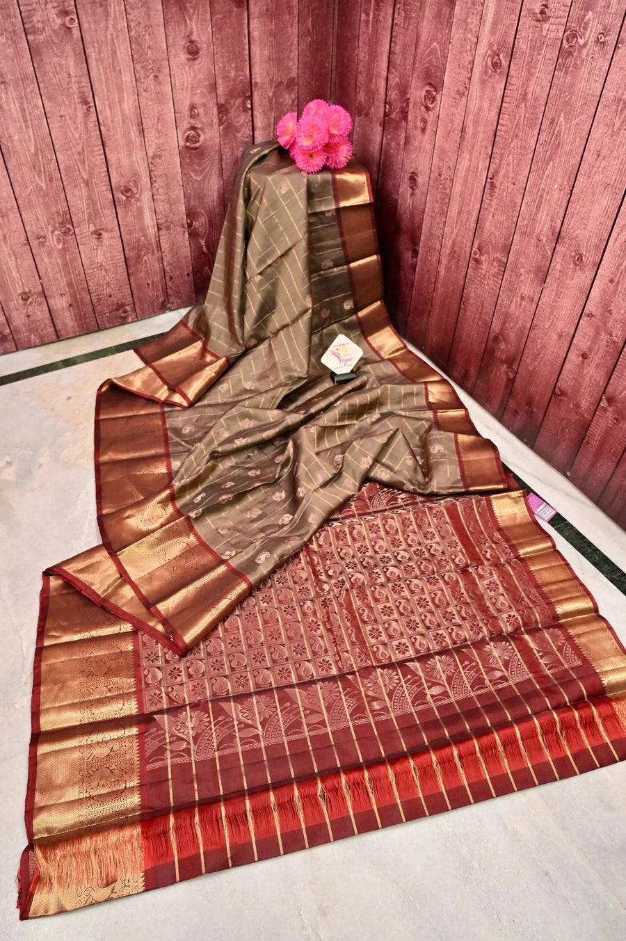 AWM-10241610
