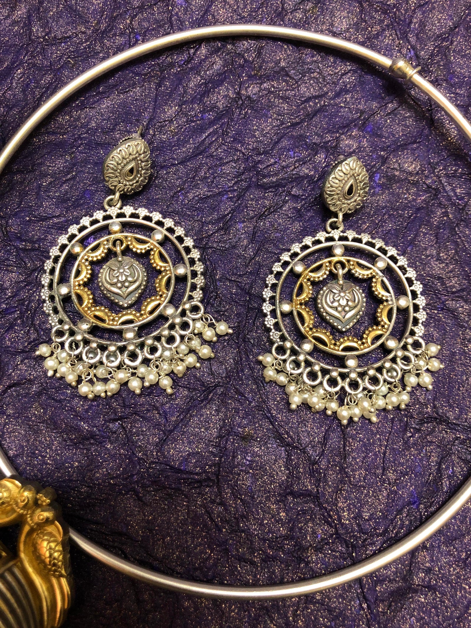 Dual Tone Silver Metal Hansuli Necklace Set