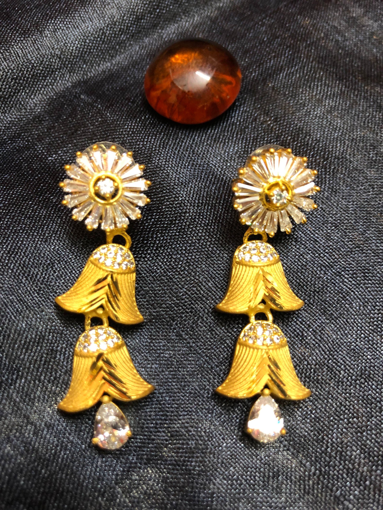 Floral Multipendant Golden Necklace Set