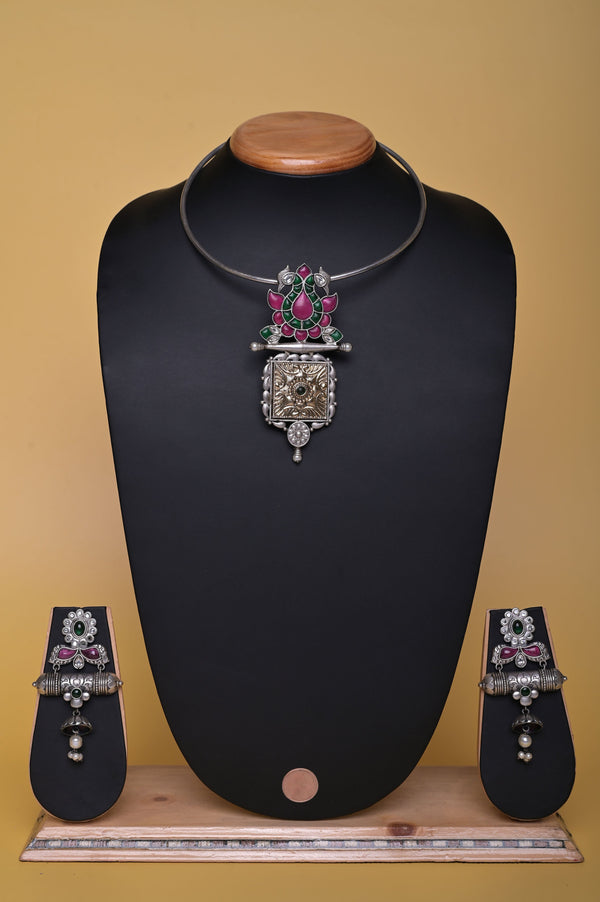 Banjara Style Silver Collar Hansuli with Single Pendant