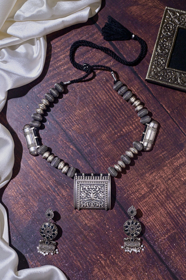 Boho Style Silver Necklace Set with Lapis Lazuli Work