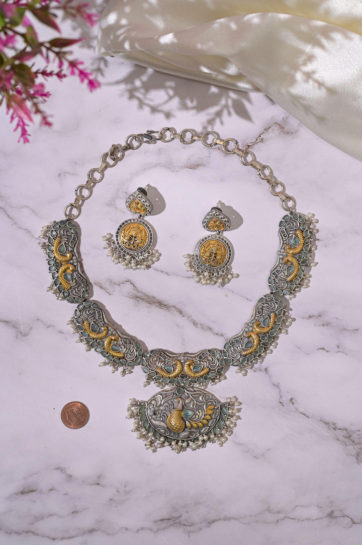 Dual Tone Collar Necklace Set with Dual Tone Monalisa Stone Work