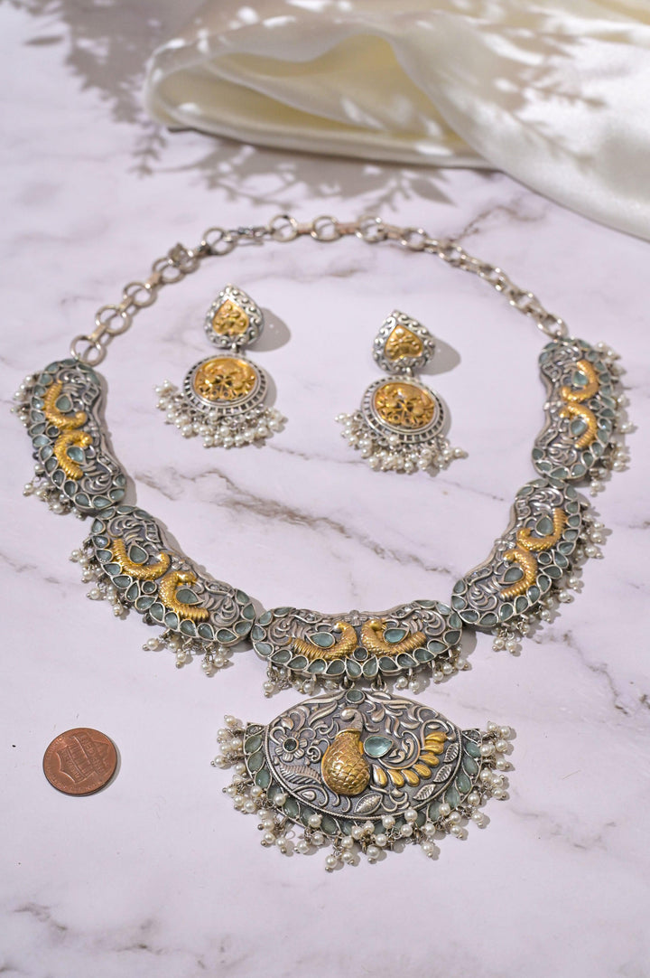 Dual Tone Collar Necklace Set with Dual Tone Monalisa Stone Work