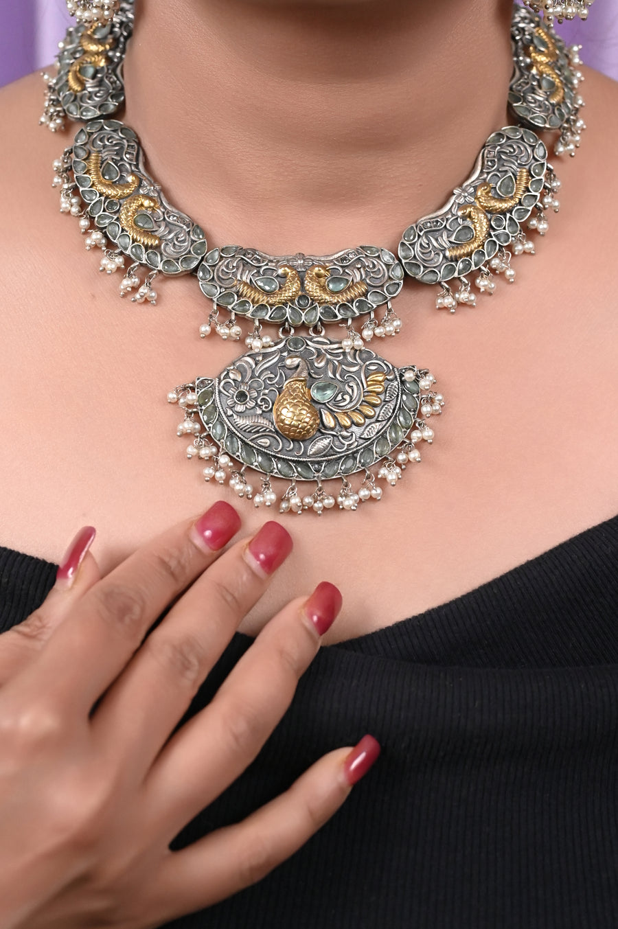 Dual Tone Collar Necklace Set with Dual Tone Monalisa Stone Work