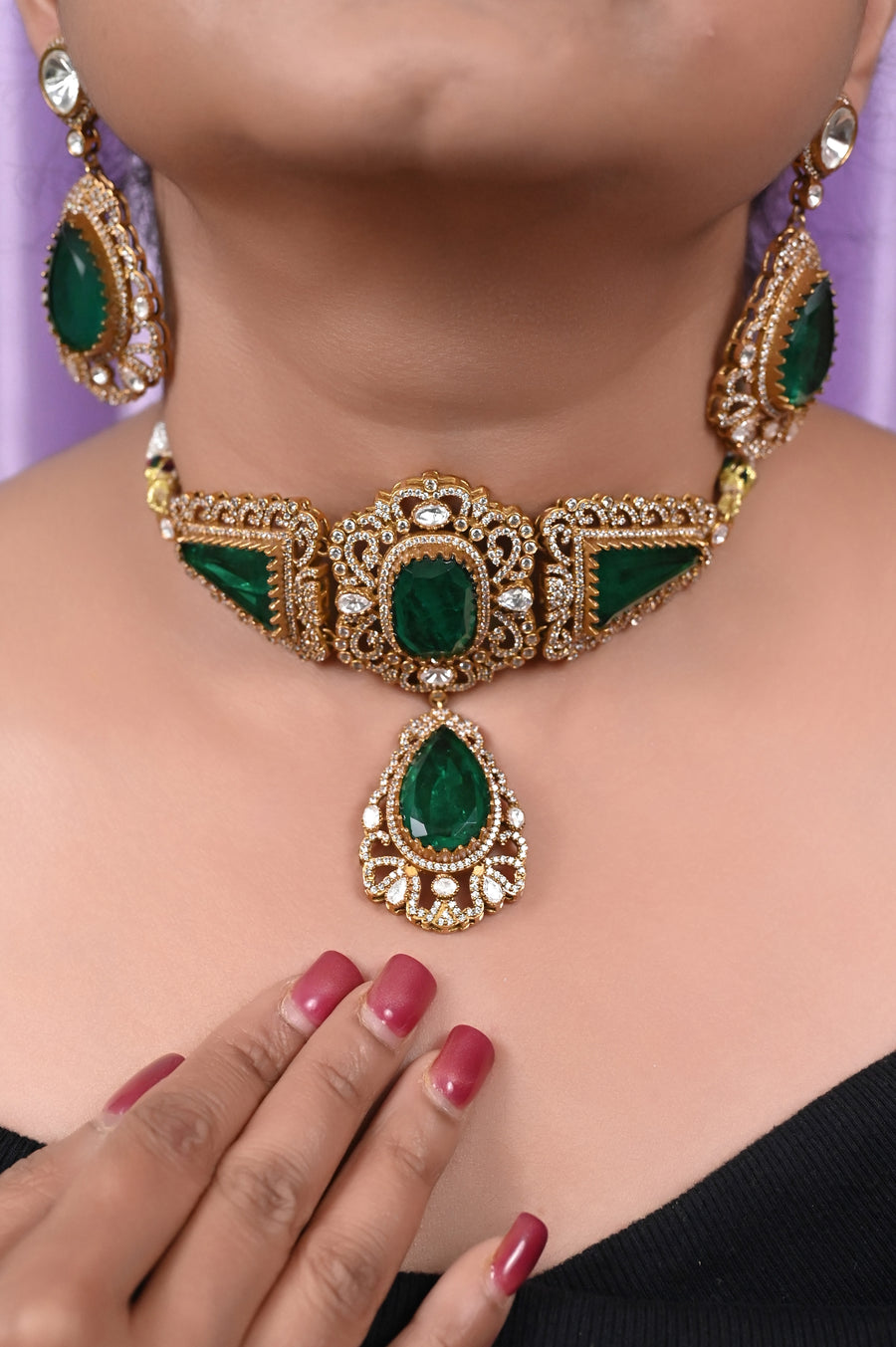 Emerald Green Color Monalisa Stonework and AD Stone Setting Choker Necklace Set