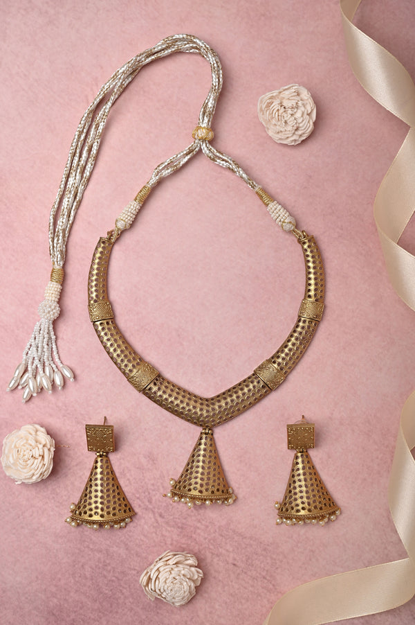 Golden Long Collar Necklace Set in Hansuli Style