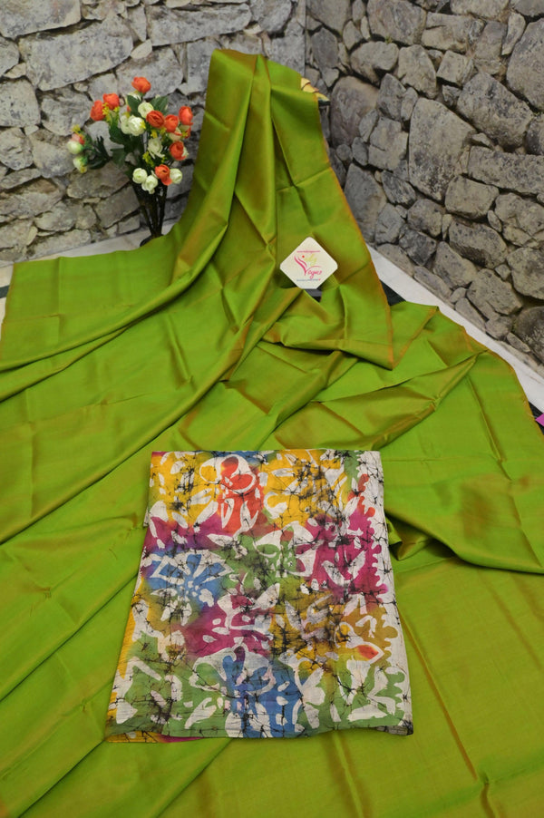 Green and Orange Dual-Tone Bishnupur Silk Saree with Hand Batik Blouse Piece