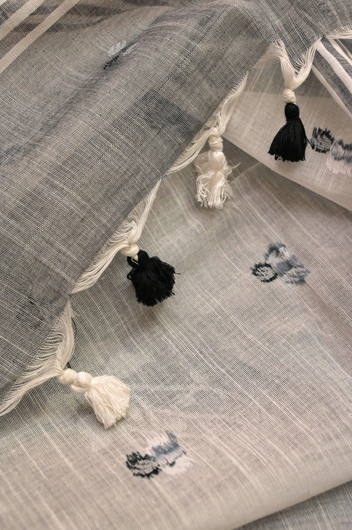 Grey Color Linen Khadi Cotton Handloom Saree