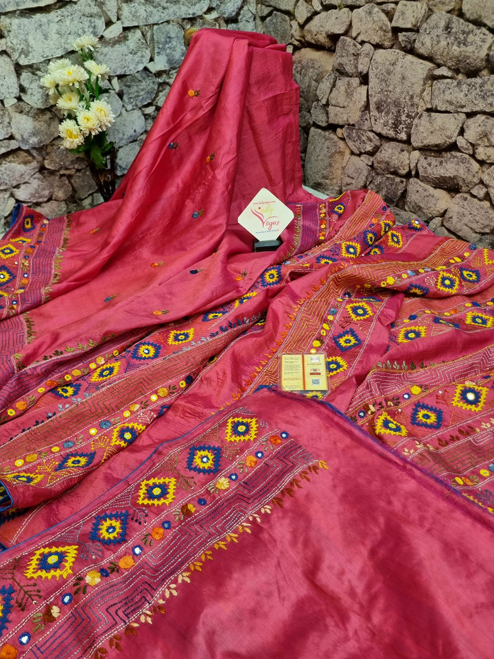 Magenta Color Dual Tone Pure Bangalore Silk Saree with Hand Lambani Embroidery Work