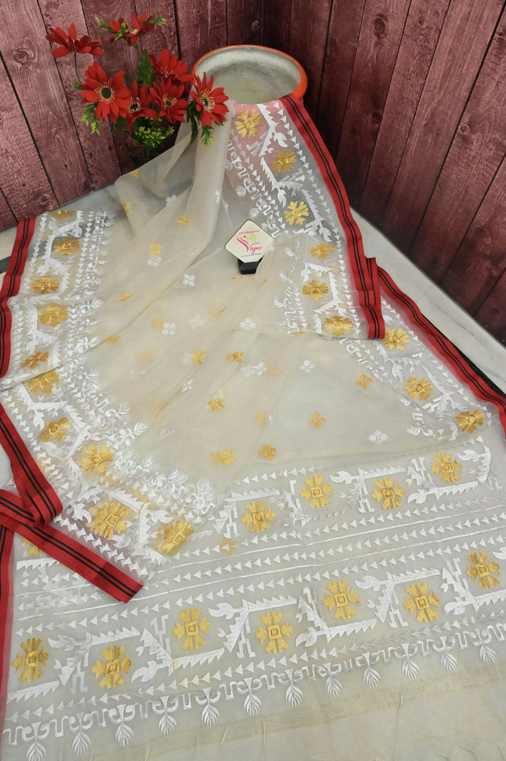 Offwhite Color Muslin Jamdani Saree with Machine Embroidered Work and Chikankari Blouse Piece