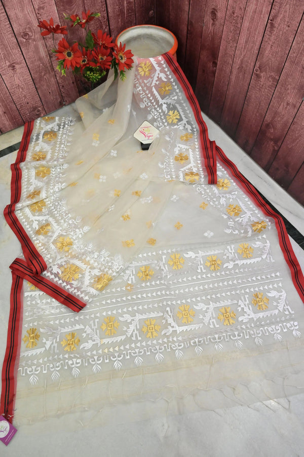 Offwhite Color Muslin Jamdani Saree with Machine Embroidered Work and Chikankari Blouse Piece