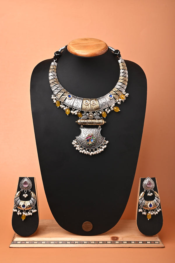 Silver and Golden Dual Tone Metal Necklace Set with Pachi Kundan Work