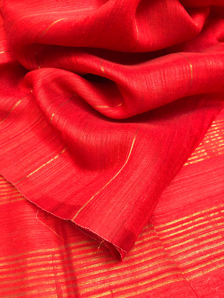Carmine Red Color Matka Silk Saree with Hand Painted Blouse Piece