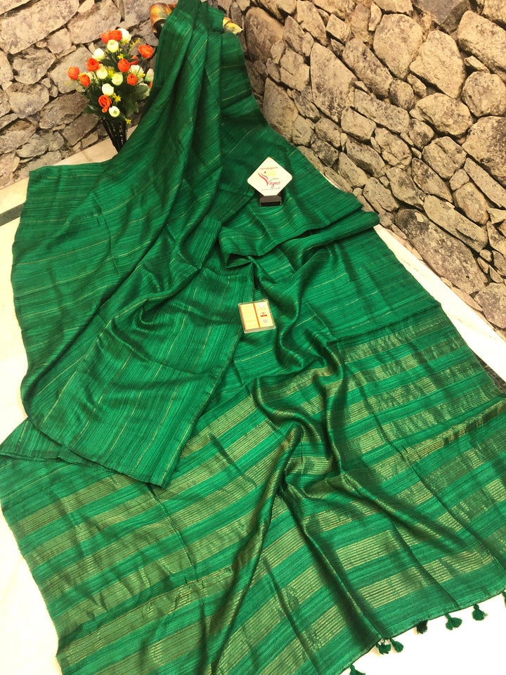 Crayola Green Color Pure Matka Silk Saree with Zari Work