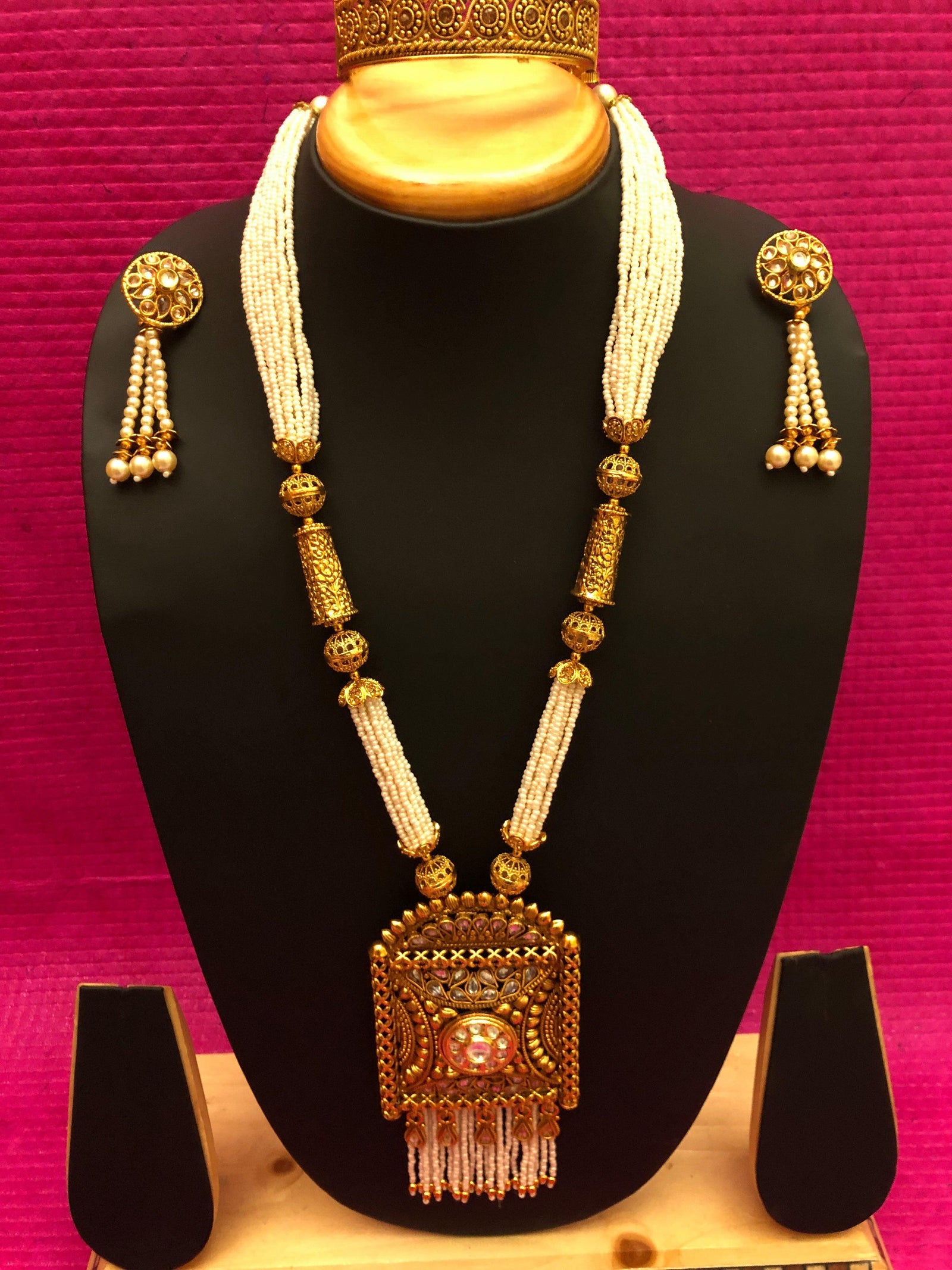 Large Jarawa Pendant Shelley Long Necklace Set