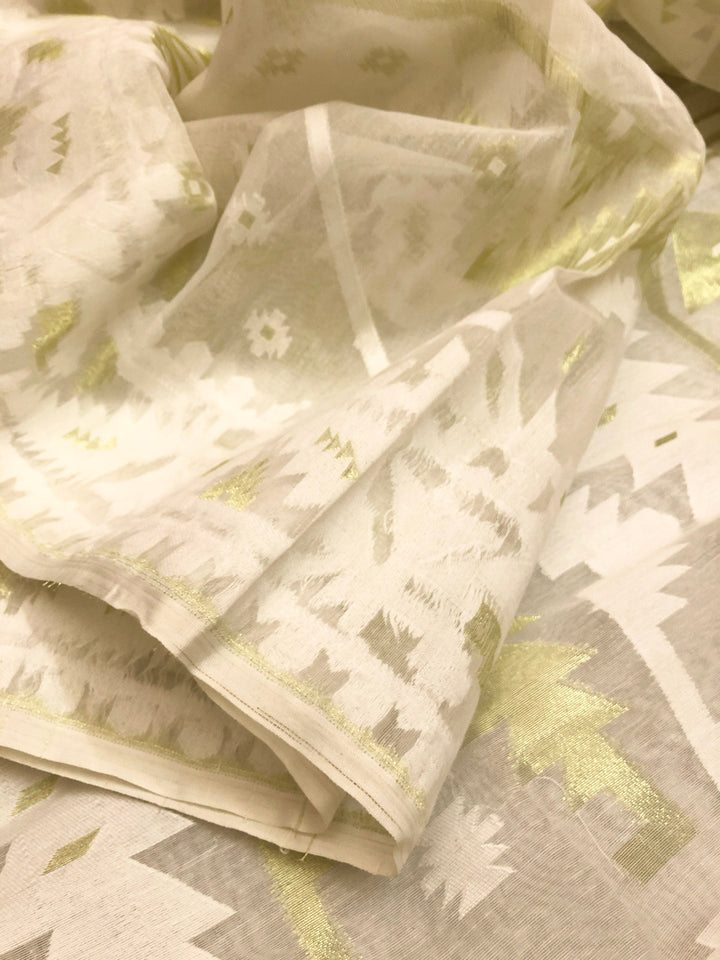 Pure White Color Jamdani Saree with Chanderi Silk Blouse Piece