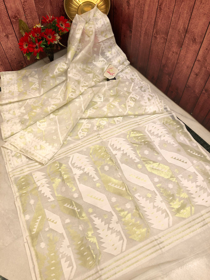 Pure White Color Jamdani Saree with Chanderi Silk Blouse Piece